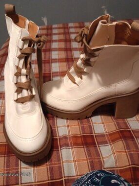 Botines blancos de tacón nuevos